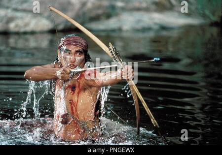 Pellicola originale titolo: GERONIMO: una leggenda americana. Titolo inglese: GERONIMO: una leggenda americana. Anno: 1993. Direttore: Walter Hill. Stelle: WES STUDI. Credito: Columbia Pictures / HEINILA, ERIKA / Album Foto Stock