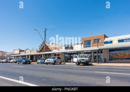 Strada principale villaggio di Dunedoo NSW Australia. Foto Stock