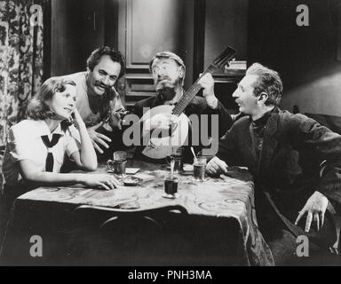 Pellicola originale titolo: NINOTCHKA. Titolo inglese: NINOTCHKA. Anno: 1939. Direttore: ERNST LUBITSCH. Stelle: GRETA GARBO; FELIX BRESSART; SIG RUMANN; ALEXANDER GRANACH. Credito: M.G.M / Album Foto Stock