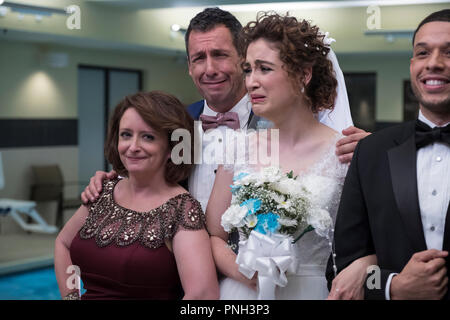 Data di rilascio: Aprile 27, 2018 Titolo: La settimana di studio: Netflix regista: Robert Smigel trama: due padri con personalità opposte si riuniscono per celebrare il matrimonio dei loro figli. Essi sono costretti a trascorrere la settimana più lunga della loro vita insieme e il grande giorno non può venire presto abbastanza. STARRING: Adam Sandler, Chris Rock, Steve Buscemi. (Credito Immagine: © Netflix Intrattenimento/foto) Foto Stock