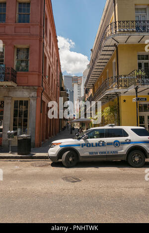 New Orleans City auto della polizia è parcheggiato su una strada nel Quartiere Francese di New Orleans, in Louisiana, Stati Uniti d'America Foto Stock