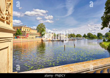 Città vecchia di Schwerin sulla riva del lago, la città capitale del nord dello stato tedesco del meclemburgopomerania occidentale Foto Stock