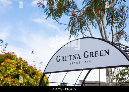 Gretna Green, Scozia - Agosto 24 2018: un segno presso la storica Gretna Green in Scozia - il villaggio è famoso per il runaway matrimoni e romanticismo. Foto Stock