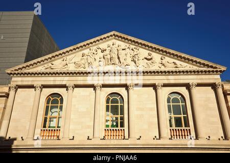 Friso de la Fachada, obra de Ricard anckerman.Teatro Principal , siglos XVIII.XX.Teatre Principal,Palma de Mallorca. Spagna. Foto Stock