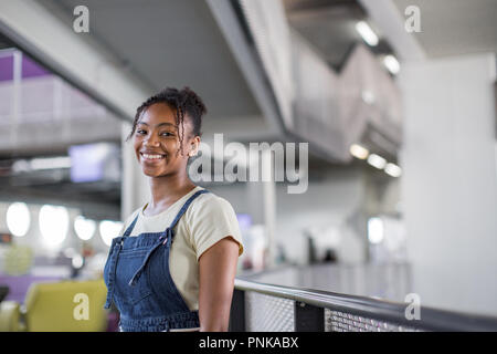 Ritratto di African American studentessa Foto Stock