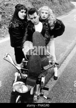 Pellicola originale titolo: CRY-BABY. Titolo inglese: CRY-BABY. Anno: 1990. Direttore: John Waters. Stelle: Johnny Depp; RICKI lago; Traci Lords. Credito: Universal Pictures / Album Foto Stock