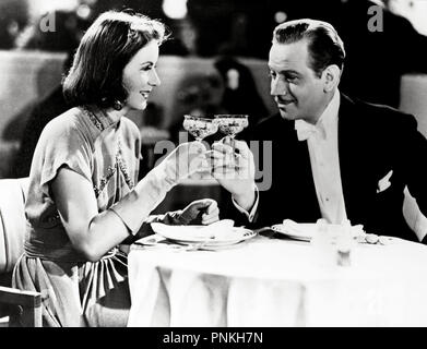 Pellicola originale titolo: NINOTCHKA. Titolo inglese: NINOTCHKA. Anno: 1939. Direttore: ERNST LUBITSCH. Stelle: MELVYN DOUGLAS; GRETA GARBO. Credito: M.G.M. / Album Foto Stock