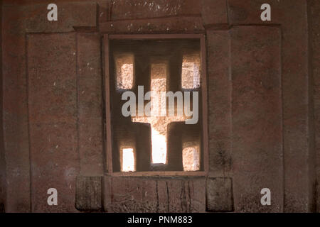 Bet Medhane Alem interno, gruppo settentrionale delle Chiese, lalibela, Etiopia. Chiesa Monollithic ie scavata completamente dalla roccia. Foto Stock