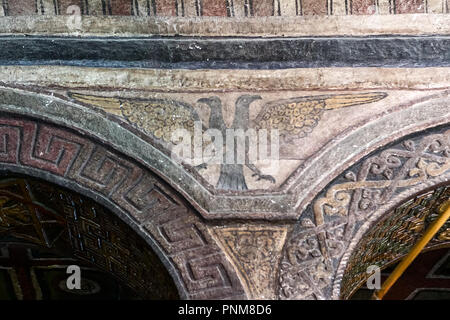 Bet Maryam interno, gruppo settentrionale delle Chiese, Lalibela, Etiopia. Monollithic chiesa ie scavata completamente dalla roccia. 2 HEADED EAGLE representi Foto Stock