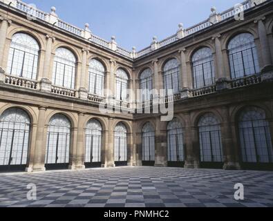 Il patio del Archivo General de las Índias, Sevilla . Autore: Herrera, Juan de, architetto. Foto Stock