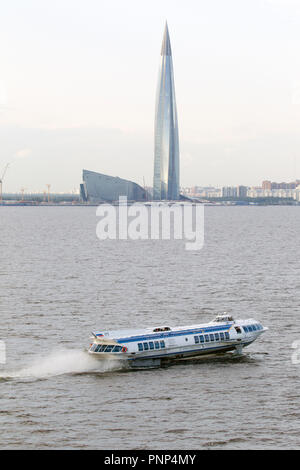 Aliscafo traghetto nel porto di San Pietroburgo Foto Stock