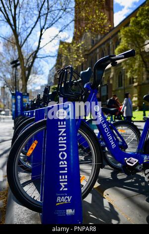 Blue noleggiare biciclette, Melbourne VIC, Australia Foto Stock