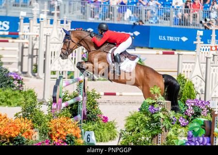 North Carolina, USA. Xxi Sett 2018. Adrienne Sternlicht. Cristaline. Stati Uniti d'America. Show Jumping Team & singoli campionato. Giorno 10. Giochi equestri mondiali. WEG 2018 Tryon. Carolina del Nord. Stati Uniti d'America. 21/09/2018. Credito: Sport In immagini/Alamy Live News Foto Stock