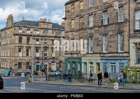 Edimburgo Scozia architettura georgiana case e negozi Dundas Street Foto Stock