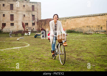 Pellicola originale titolo: QUE BAJE DIOS Y LO VEA. Titolo inglese: QUE BAJE DIOS Y LO VEA. Anno: 2017. Direttore: CURRO VELAZQUEZ. Stelle: MACARENA GARCIA. Credito: Morena Films/TVE/TURANGA FILMS/ONU EQUIS DIOS / Vergne, JULIO / Album Foto Stock