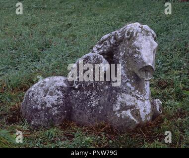 PEGASO - ESCULTURA EN EL JARDIN RENACENTISTA DEL PALACIO DE SOTOFERMOSO - SIGLO XVI. Posizione: PALACIO DE SOTOFERMOSO. ABADIA. CACERES. Spagna. Foto Stock