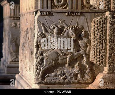 FACHADA OCCIDENTAL - piedistallo - RILIEVI EXALTANDO LA FIGURA DE CARLOS V - BATALLA DE PAVIA - S XVI. Autore: OREA JUAN DE. Posizione: Palacio de Carlos V. Granada. Spagna. Foto Stock