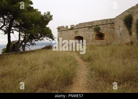 La Grecia. Peloponneso. Pilos. Fortezza di Niokastro. Iniziato essendo costruito dagli Ottomani nel 1573, poco dopo la loro sconfitta nella battaglia navale di Nafpactos (1571). Parete. Foto Stock