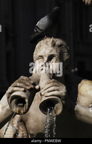 L'Italia. Roma. La fontana del Moro da Giacomo della Porta. 1576. Piazza Navona. Dettaglio di un tritone. Copia dell'originale. Foto Stock