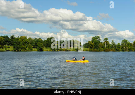 Rafting sul lago a Jacobson Park in Lexington Kentucky Foto Stock