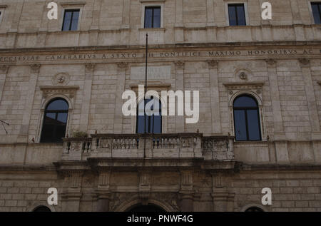 L'Italia. Roma. Palazzo della Cancelleria. Renaissence palazzo costruito tra il 1489 e il 1513. Facciata. Dettaglio. Foto Stock