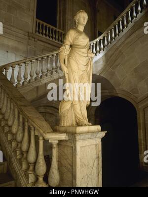 L'industria. 1802. Sculture allegoriche di Salvador Gurri Corominas (1749-1819) ai piedi della scalinata d'onore a Casa Llotja de Mar. marmo. Barcellona. La Catalogna. Spagna. Foto Stock