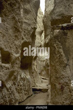 La Siria. Ma"loula. Città costruita nelle aspre montagne. Gorge. Vicino Oriente. Foto Stock
