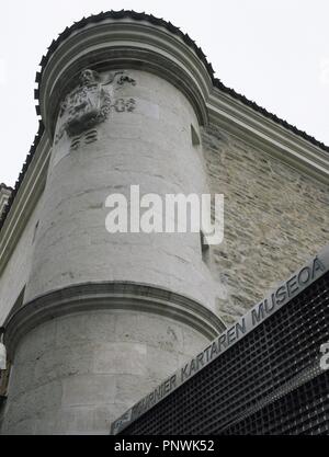 ARTE gotico. ESPAÑA. PALACIO DE BENDAÑA. Edificio gotico TARDIO del siglo XVI, que alberga el MUSEO DE LOS NAIPES, creado por Heraclio Fournier. Detalle DE TORREON delle Nazioni Unite. VITORIA-GASTEIZ. Provincia de Alava. País Vasco. Foto Stock