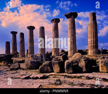 Tempio di Eracle - V secolo A.C. La Valle dei Templi. Agrigento. Sicilia. L'Italia. Europa Foto Stock