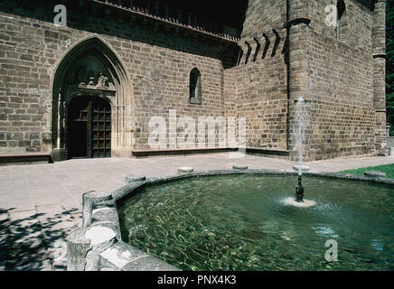Arte Gotica. Spagna. Chiesa di Santa Maria la Mayor costruita tra il XIV e il XVI secolo. Dettaglio della facciata principale. A Ezcaray. La Rioja. Foto Stock