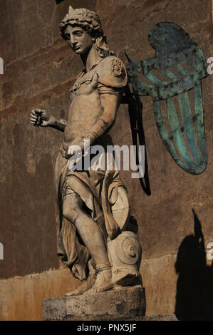 L'Italia. Roma. L'Arcangelo Michele. Statua di Raffaello da Montelupo (1504-1566). 1544. Castel Sant'Angelo. Foto Stock