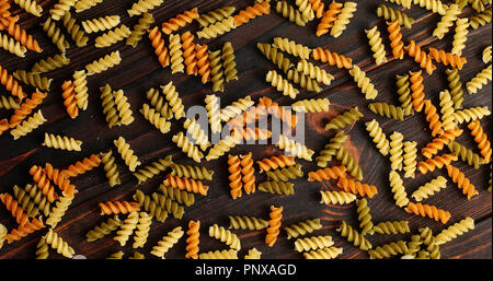 Disposizione disordinato di pasta di legno Foto Stock