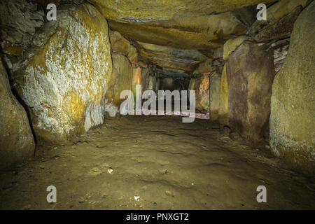 All'interno di un passaggio grave a Lejre in Danimarca Foto Stock