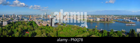 Panoramica aerea della città di Rotterdam e il ponte di Erasmus Foto Stock