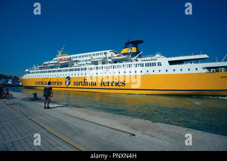 Traghetti Sardegna nel Piombino Porto, Toscana, Italia Foto Stock