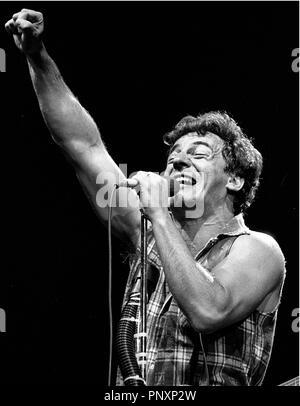 Bruce Springsteen in concerto al Cotton Bowl di Dallas TX 1985 Foto Stock