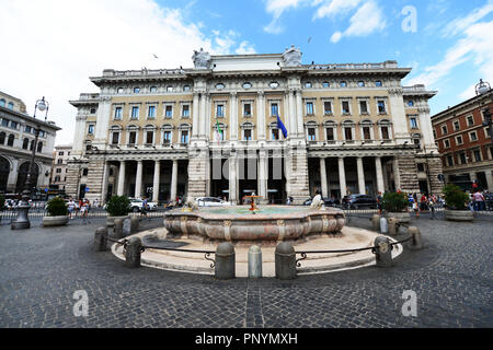 Piazza Colonna a Roma. Foto Stock