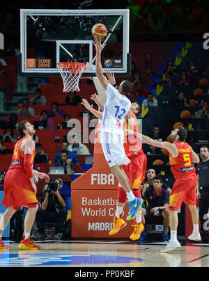 Rudy Gobert (Francia) la ripresa di un gancio colpo contro la Spagna. Pallacanestro FIBA World Cup Spagna 2014 Foto Stock