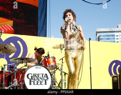 Las Vegas, Stati Uniti d'America. Il 22 settembre, 2018. Greta Van Fleet sul palco per 2018 iHeartRadio Music Festival e Stadio diurno - SAT, MGM Festival Grounds, Las Vegas NV, Settembre 22, 2018. Credito: JA/Everett raccolta/Alamy Live News Foto Stock