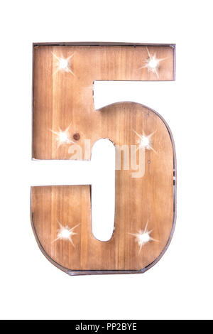 Fatti a mano e di stagno Numero di legno cinque segno con luci su uno sfondo bianco Foto Stock