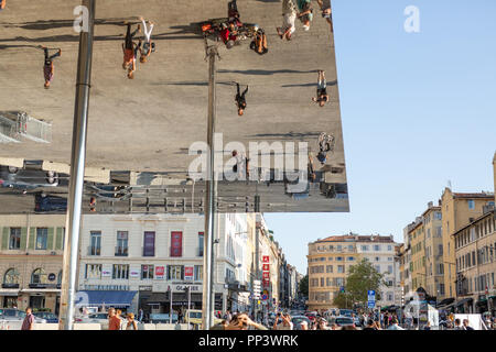 L'Ombrière de Norman Foster, Vieux Port, Marseille Foto Stock