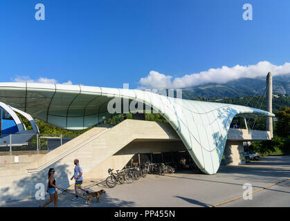 Innsbruck: Funicolare hybrid funicolare, stazione Löwenhaus, architetto Zaha Hadid, Regione di Innsbruck, in Tirolo, Tirolo, Austria Foto Stock