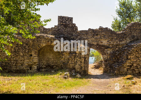 Butrinto, Albania- 29 giugno 2014: i ruderi della antica città Buthrotum, antica greca e poi romana e sede vescovile in Epiro Foto Stock