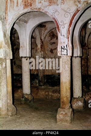 INTERIOR DE LA ERMITA MOZARABE DE SAN BAUDELIO DE BERLANGA - SIGLO XI. Posizione: Ermita de San BAUDELIO. CASILLAS DE BERLANGA. Soria. Spagna. Foto Stock