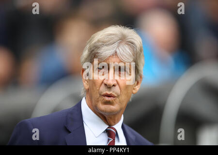 Il manager di West Ham United Manuel Pellegrini durante la partita della Premier League allo stadio di Londra. PREMERE ASSOCIAZIONE foto. Data immagine: Domenica 23 settembre 2018. Vedi storia della PA CALCIO West Ham. Il credito fotografico dovrebbe essere: Tim Goode/PA Wire. RESTRIZIONI: Nessun utilizzo con audio, video, dati, elenchi di apparecchi, logo di club/campionato o servizi "live" non autorizzati. L'uso in-match online è limitato a 120 immagini, senza emulazione video. Nessun utilizzo nelle scommesse, nei giochi o nelle pubblicazioni di singoli club/campionati/giocatori. Foto Stock