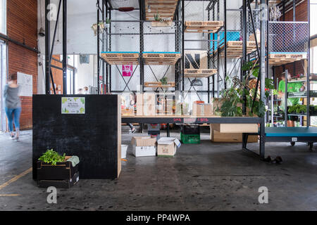 Il Nordbahn-Halle è stato sviluppato come un uso provvisorio come Parte del progetto di sviluppo 'Cischung:Nordbahnhof' Foto Stock