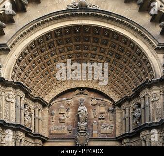 DETALLE DE LA PORTADA PRINCIPAL ESCULPIDA ENTRE 1594 Y 1601. Autore: VERGER MIGUEL. Posizione: Catedral. Palma. MALLORCA. Spagna. Foto Stock