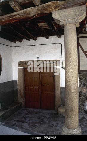 Spagna. Garganta la Olla. Vecchia casa di posta. Il XVI secolo. Entrata. Foto Stock