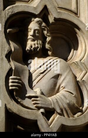 L'Italia. Firenze. Loggia del Bigallo. In stile gotico (1352-1358). Il bassorilievo raffigurante un profeta. Foto Stock