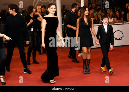 Louis Garrel, Laetitia Casta e Kiara Carriere, Giuseppe Engel frequentando il 'un uomo fedele' premiere durante il 66° Festival Internazionale del Film di San Sebastian al Kursaal il 22 settembre 2018 a San Sebastian, Spagna. Credito: Geisler-Fotopress GmbH/Alamy Live News Foto Stock